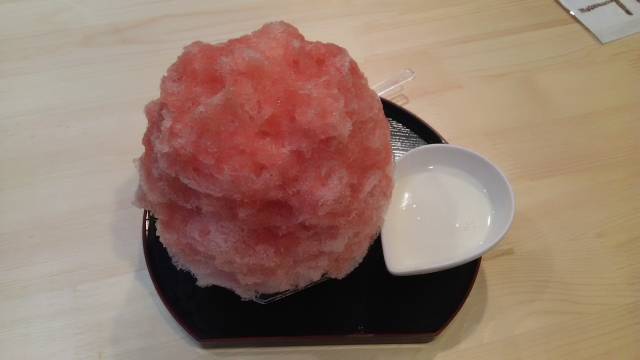 「椛屋」の天然かき氷メニュー「とちおとめ」