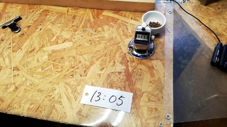 釣り堀カフェキャッチ&イート(練馬店)のエサは魚粉